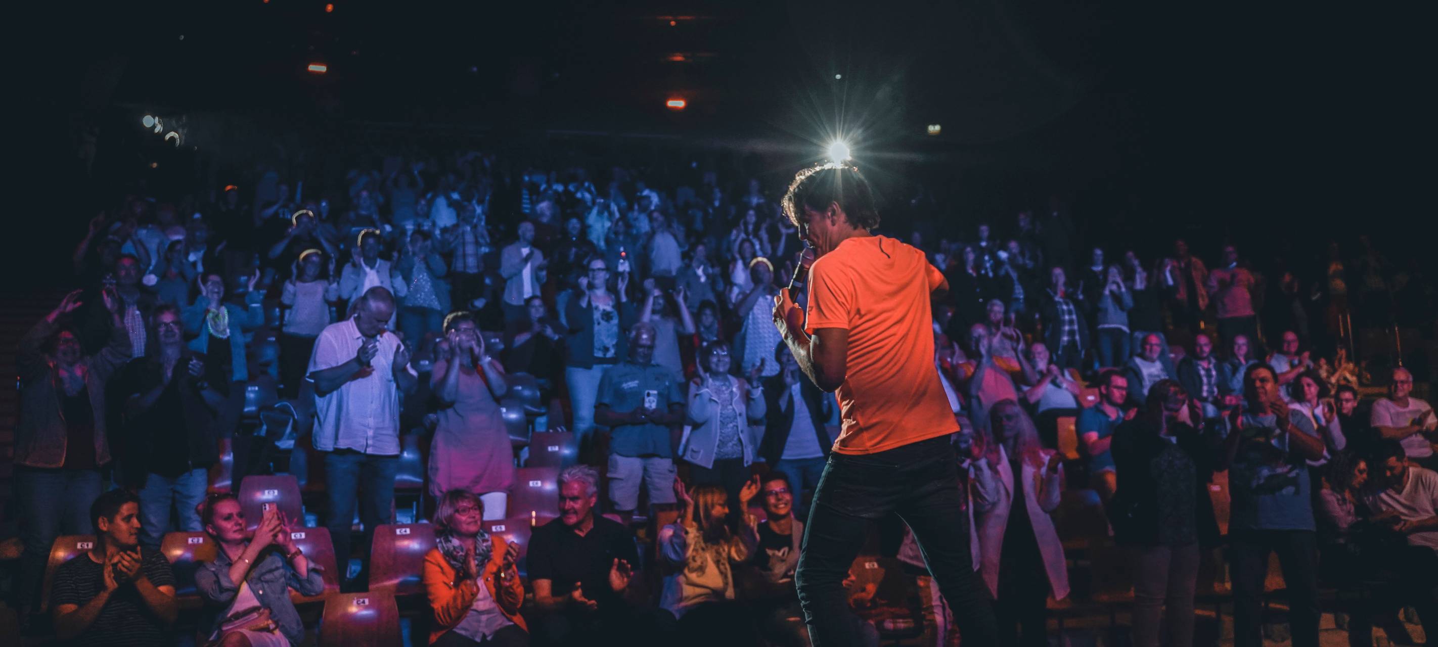 600 Besucher beim "Lachkrampf" an der Waldbühne in Hamm