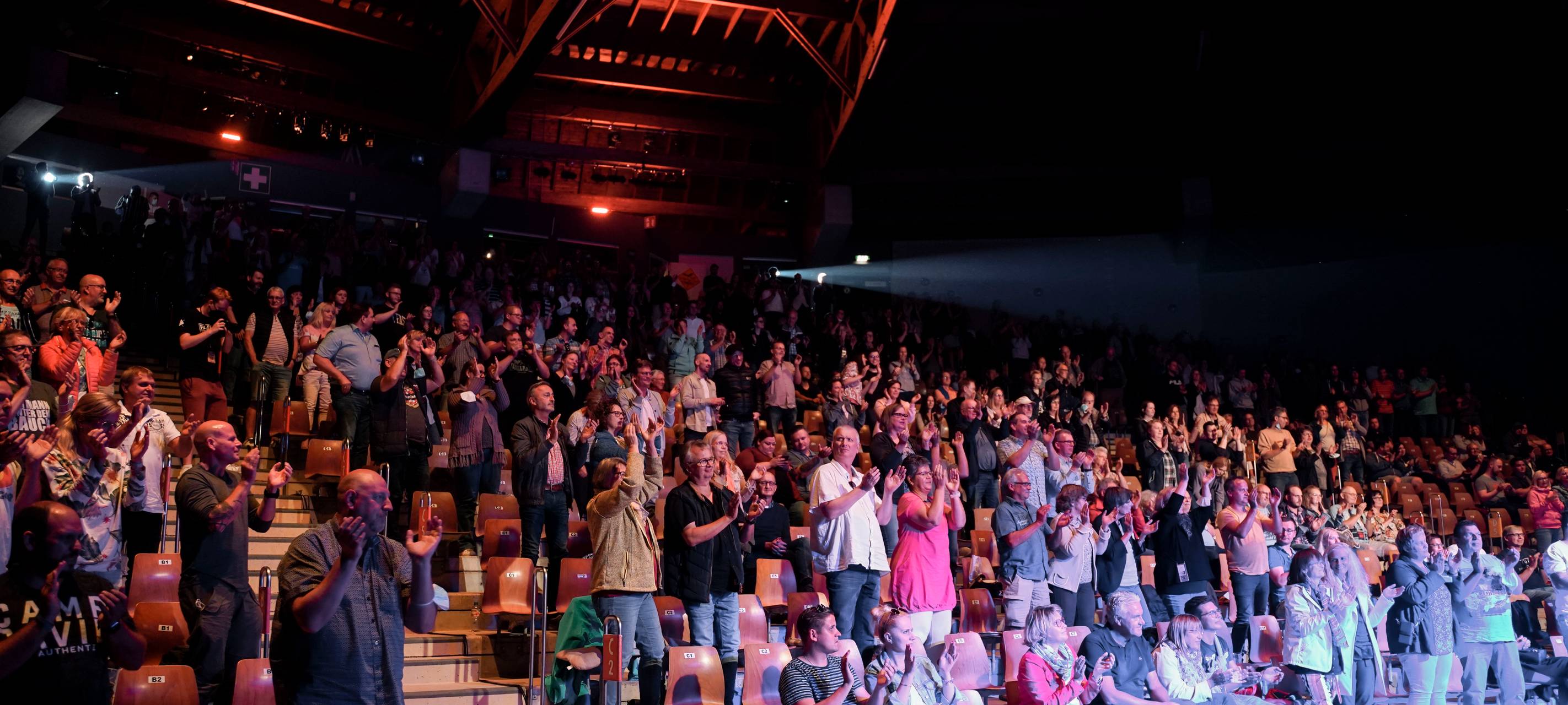 600 Besucher beim "Lachkrampf" an der Waldbühne in Hamm