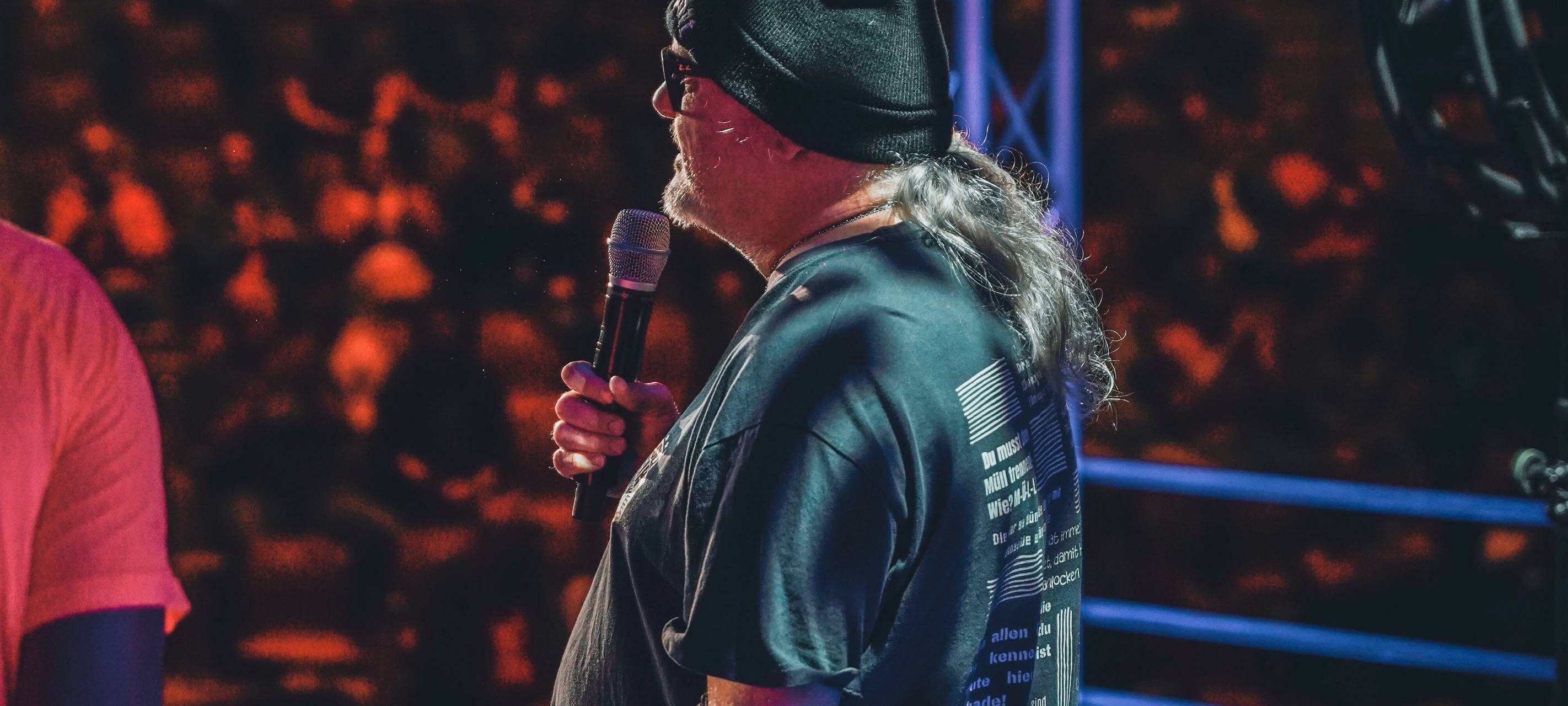 600 Besucher beim "Lachkrampf" an der Waldbühne in Hamm