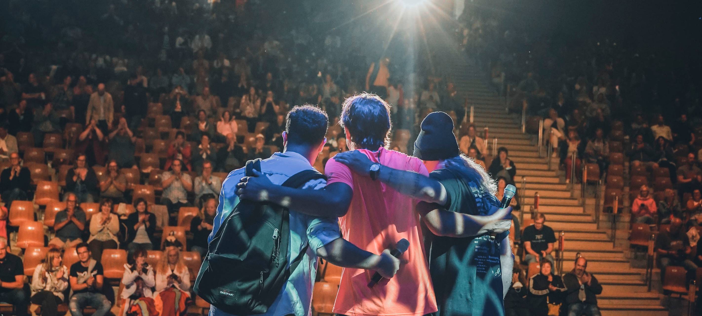 600 Besucher beim "Lachkrampf" an der Waldbühne in Hamm