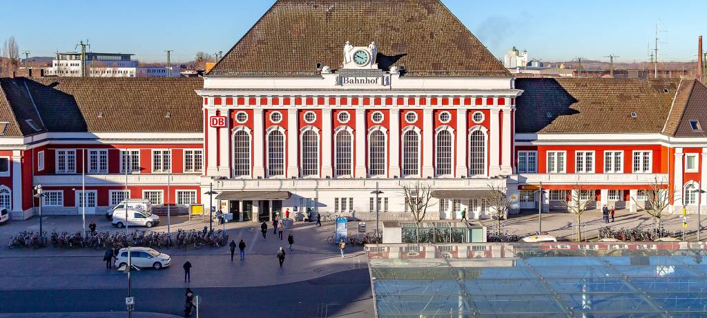 Mann im Hauptbahnhof Hamm von Zug überrollt