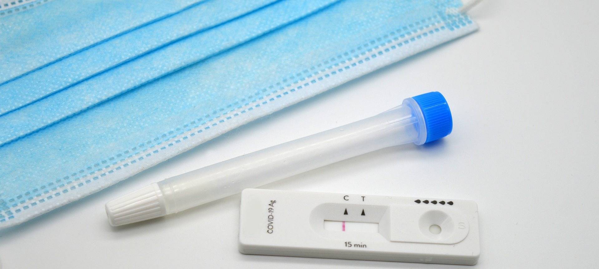 Ein Corona-Schnelltest-Set