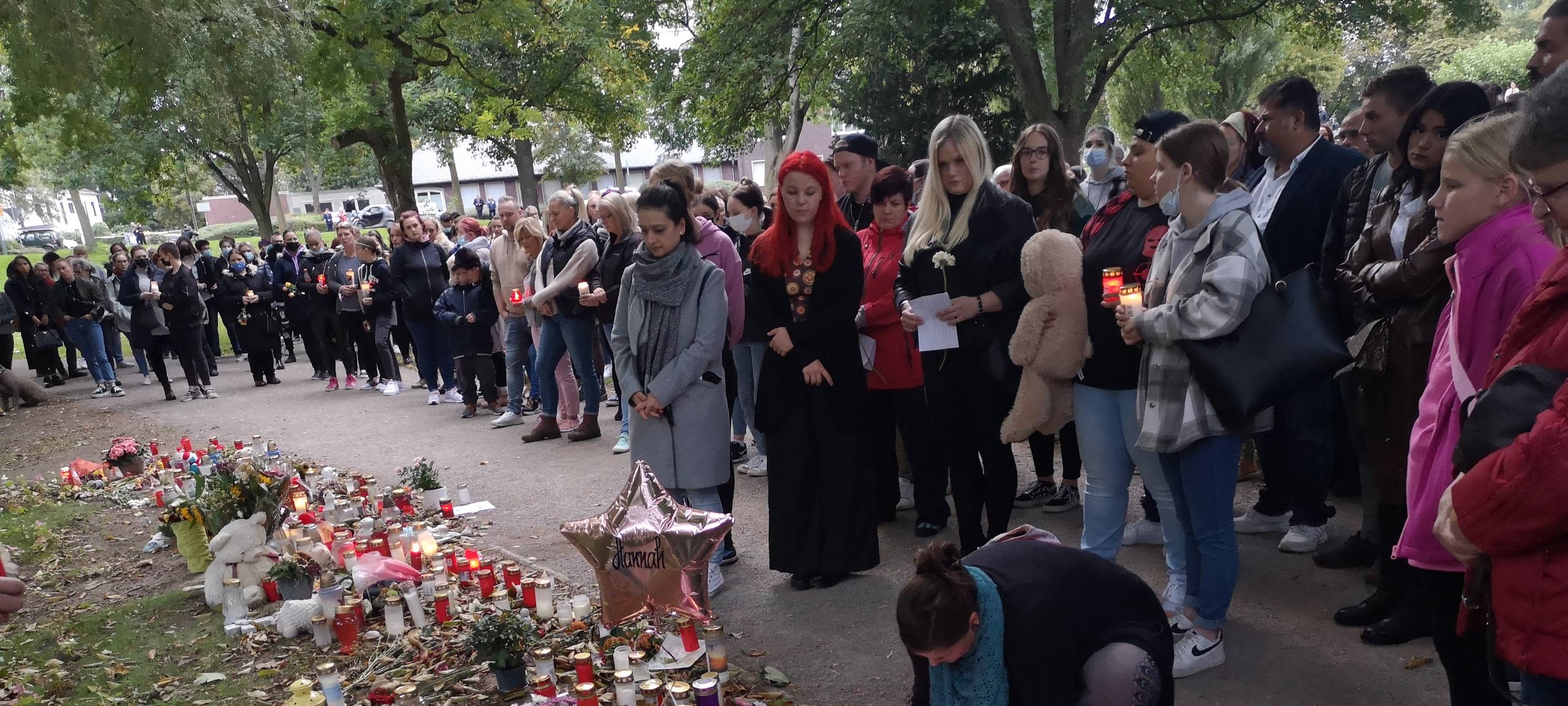 400 Menschen gedenken getöteter Hammerin