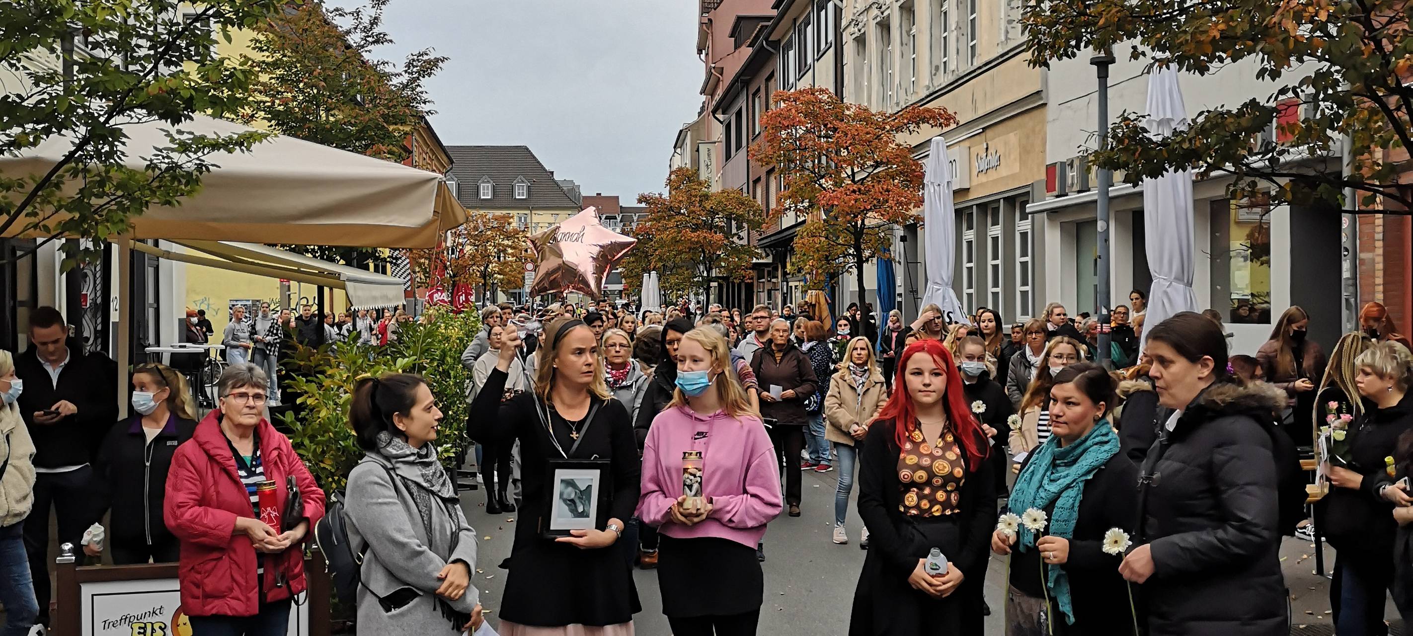 400 Menschen gedenken getöteter Hammerin