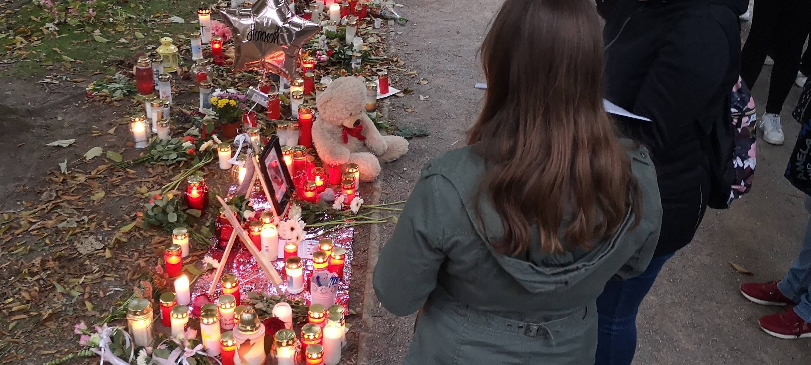 400 Menschen gedenken getöteter Hammerin