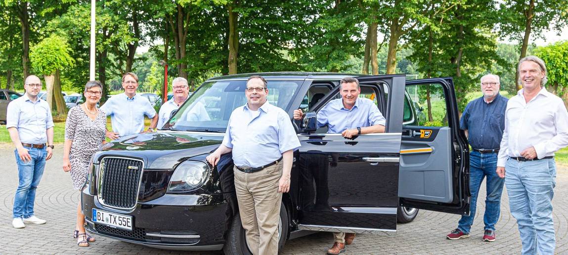 Auto mit Personen der FDP