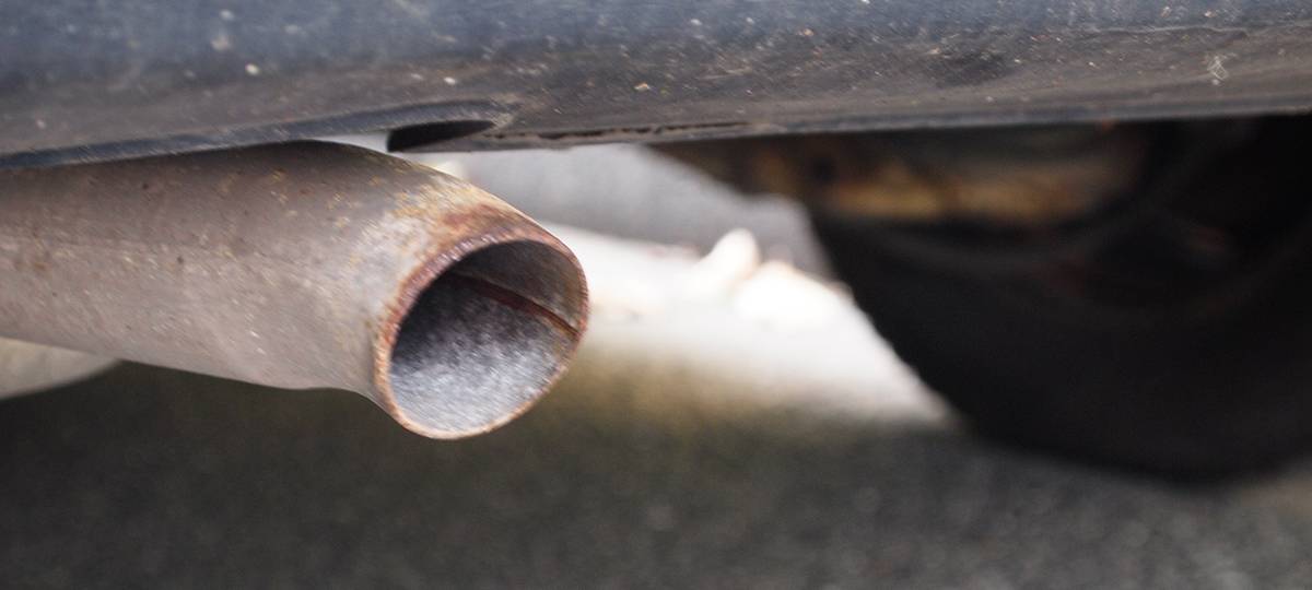 KFZ-Meister erklärt Autogeräusche und ihre Gefahren