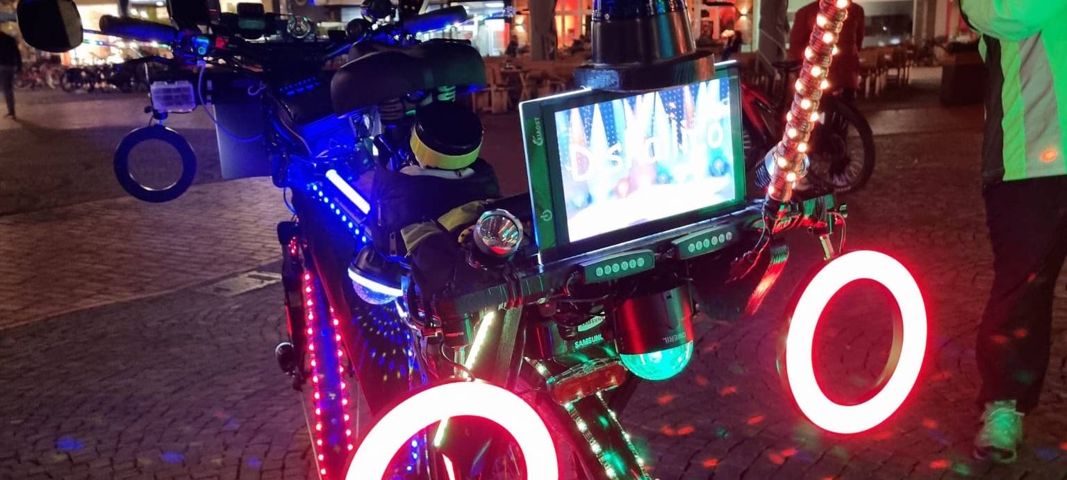 Lichtradler aus Herbern fährt durch Hamm