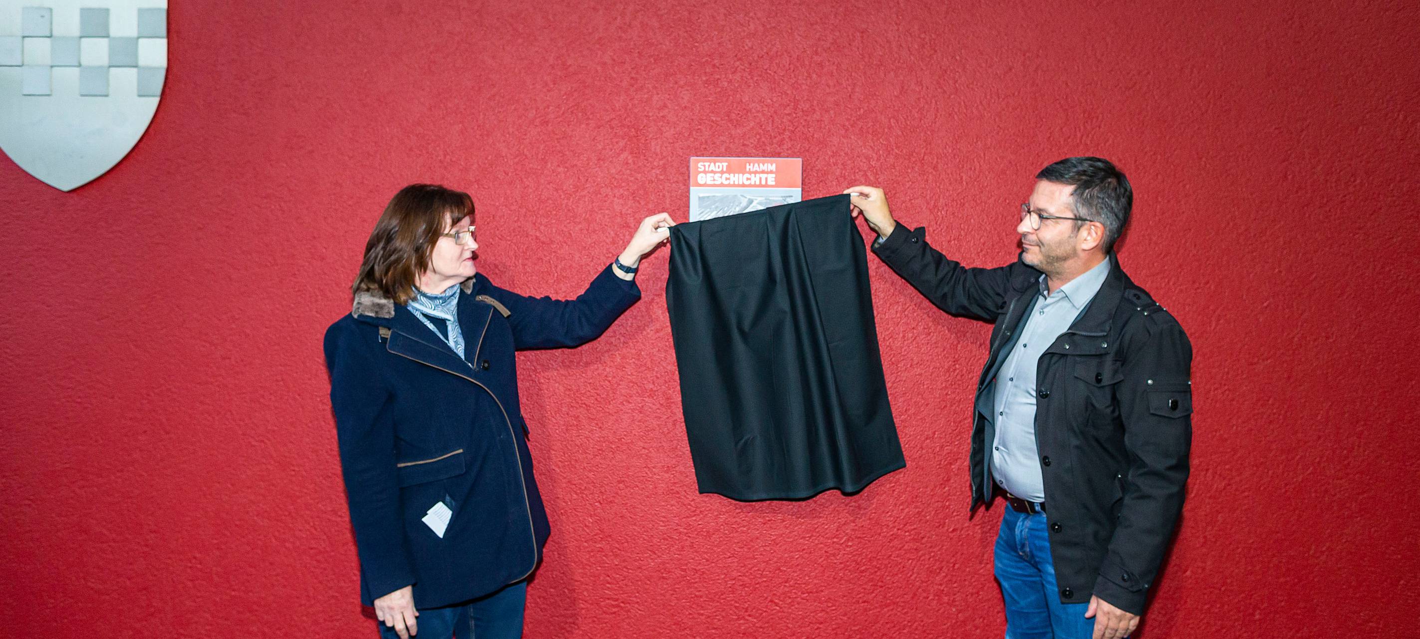 Die neue Gedenktafel am Technischen Rathaus.