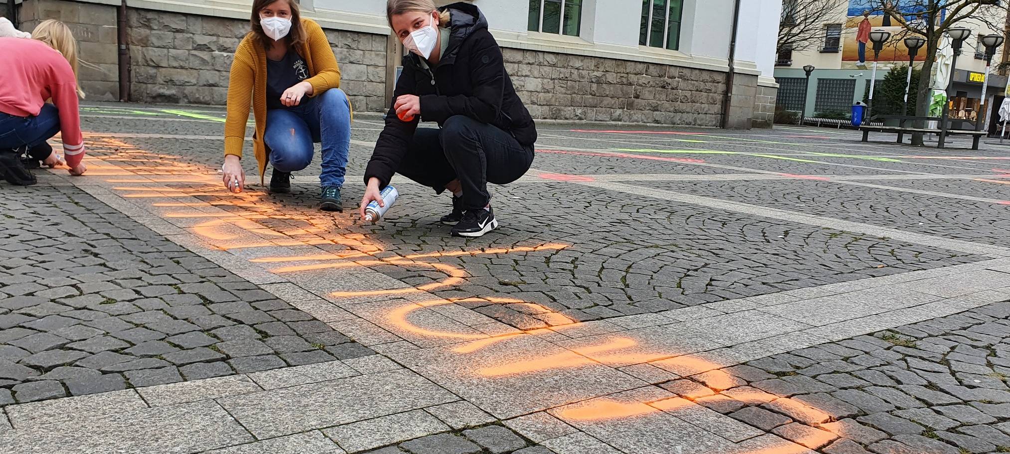 Bunte Sprühkreide für die Aktion #zusammenhamm