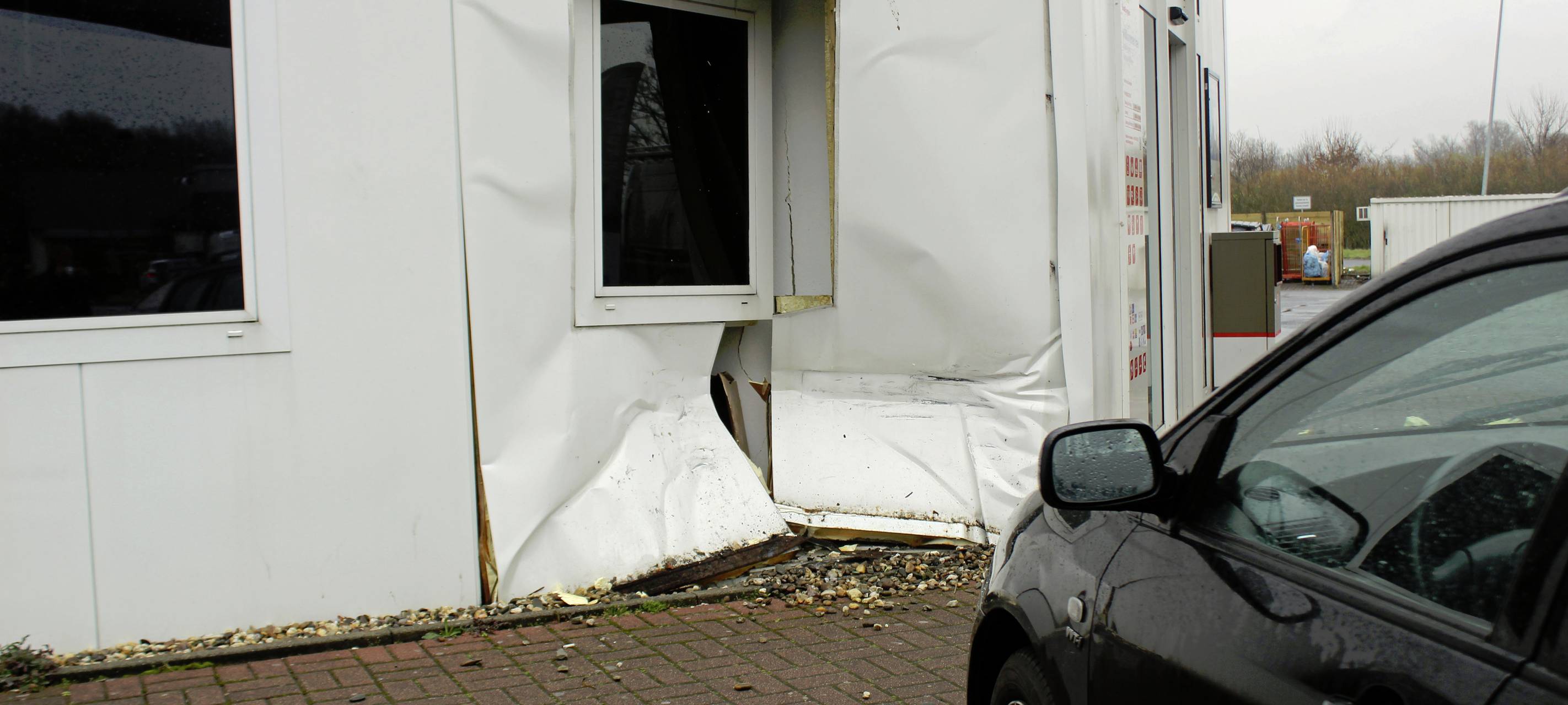 Betrunkene kracht in Tankstelle an der Stadtgrenze von Hamm