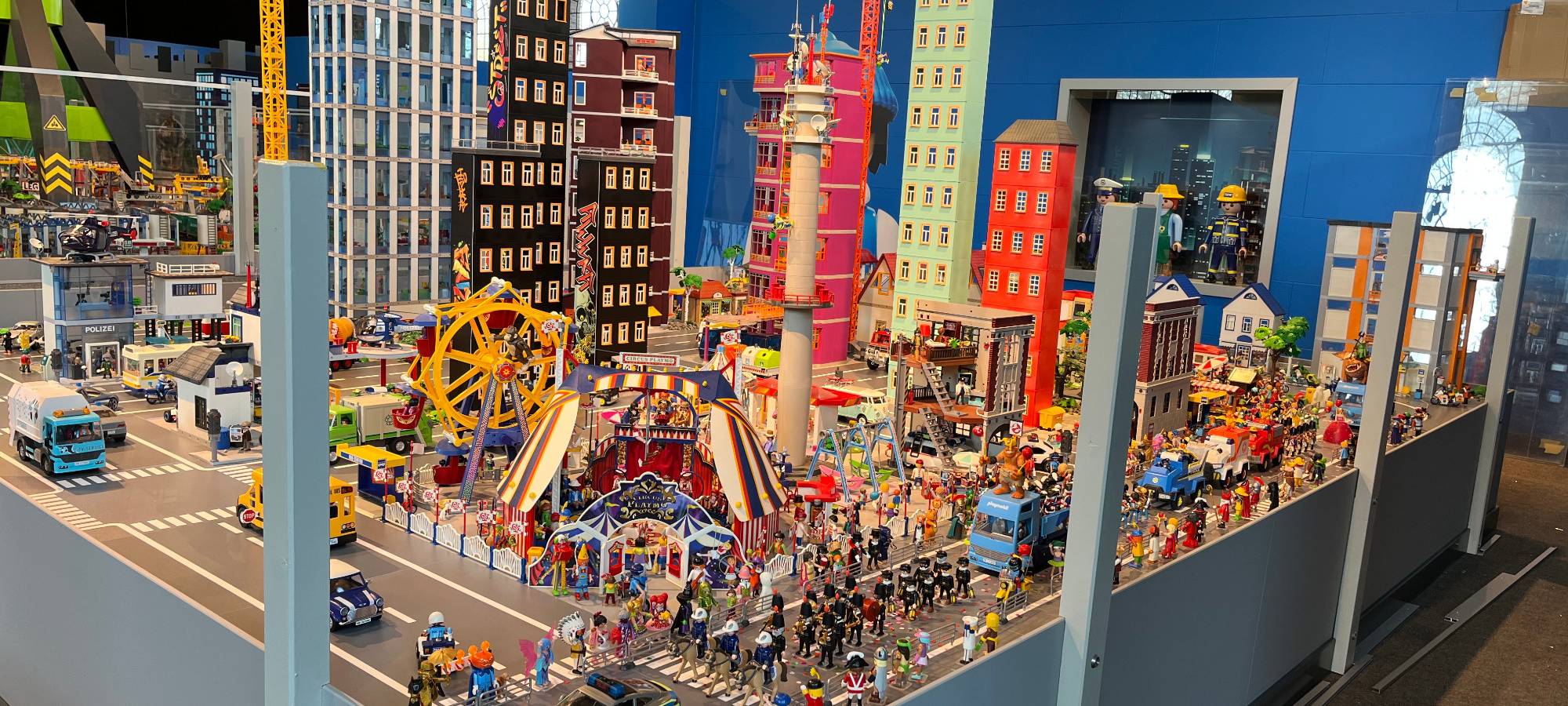 Playmobilausstellung lockt viele Besucher in den Maxipark