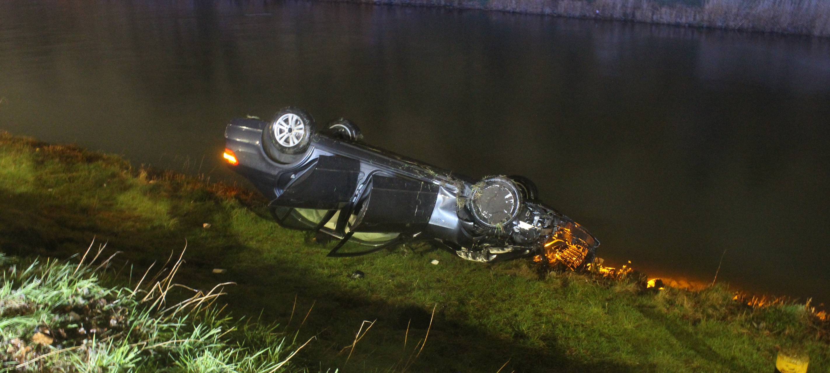 21-Jähriger aus Hamm schrottet Mercedes und Schildermasten