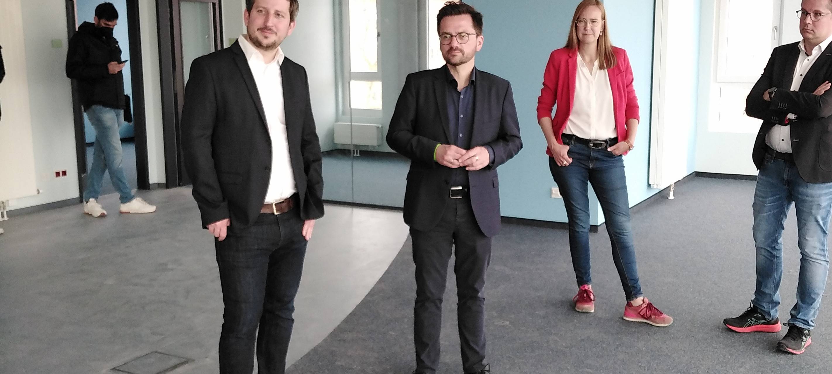 Kutschaty lobt das Innovationszentrum in Hamm
