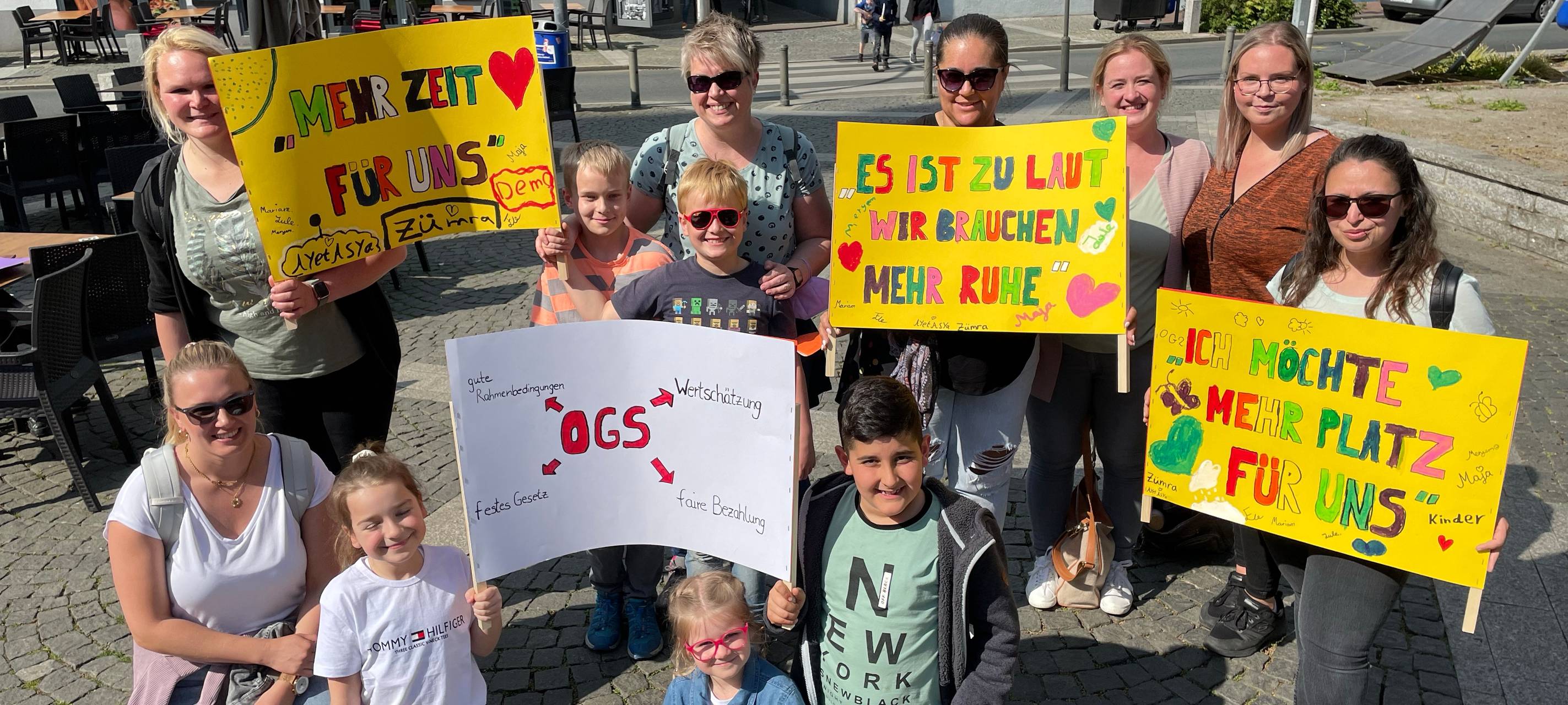 OGS-Mitarbeiter demonstrieren in Hamm für bessere Bedingungen