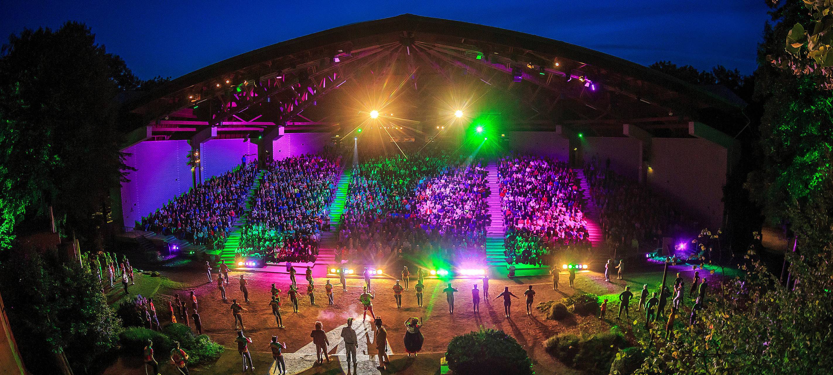 Die Waldbühne Heessen stellt Erwachsenenstück für 2025 vor