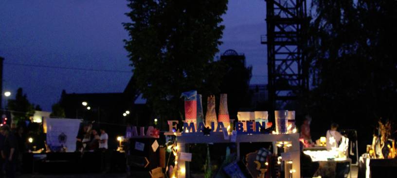 Ein beleuchteter Verkaufsstand