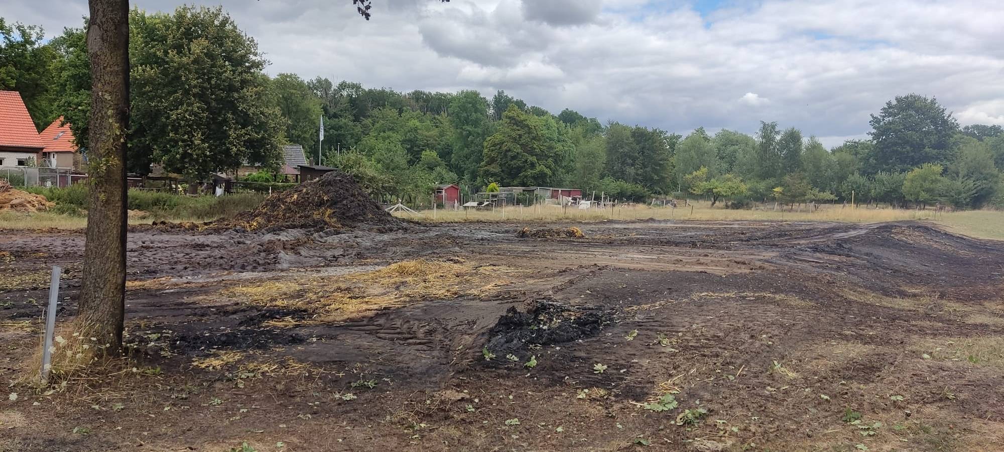 500 Strohballen brennen im Osten von Hamm