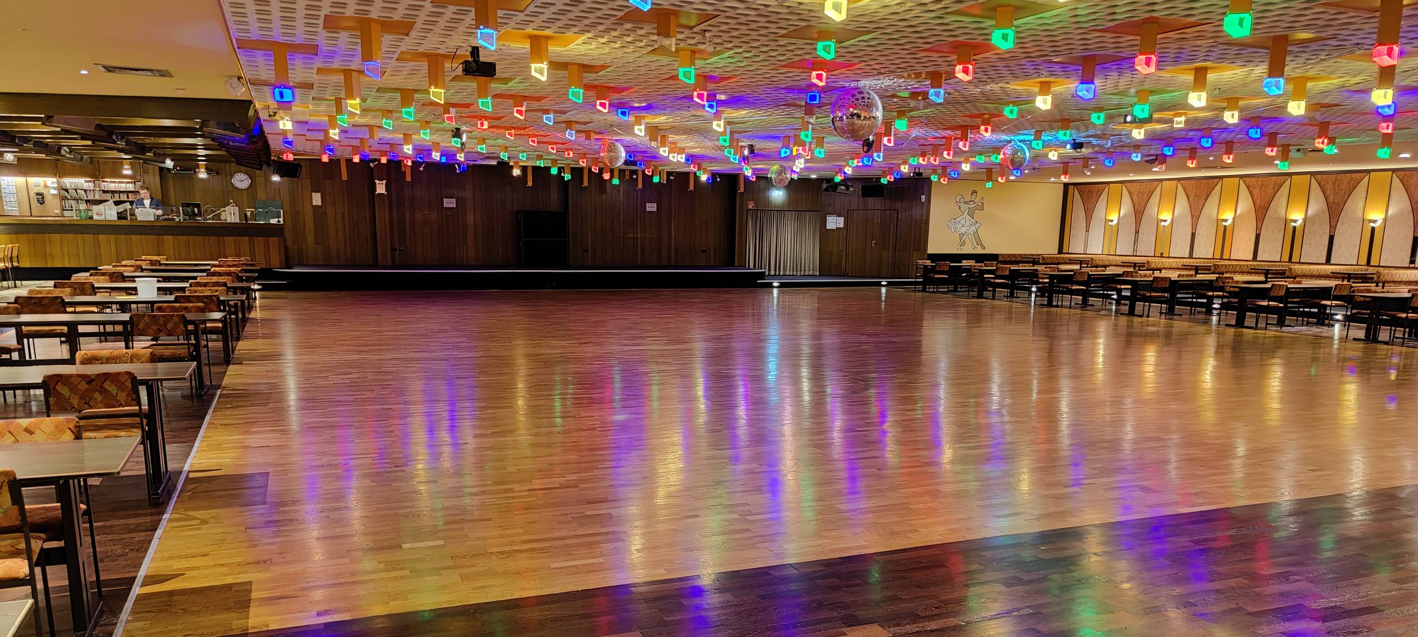 Neben Musik hören gehört auch Tanzen zu Robins Hobbys. Lange Zeit war das ehemalige Haus des Tanzes daher sein zweites Wohnzimmer.