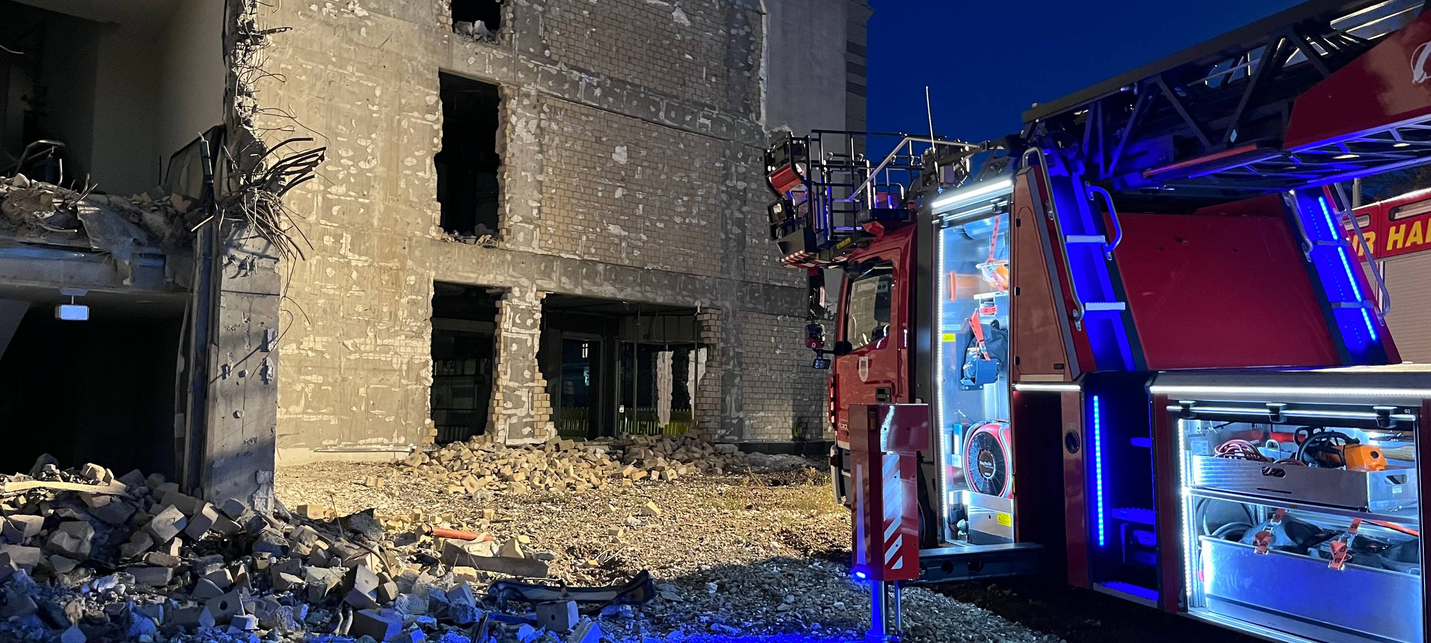 Freiwillige Feuerwehr Hamm übt an der Ritterpassage