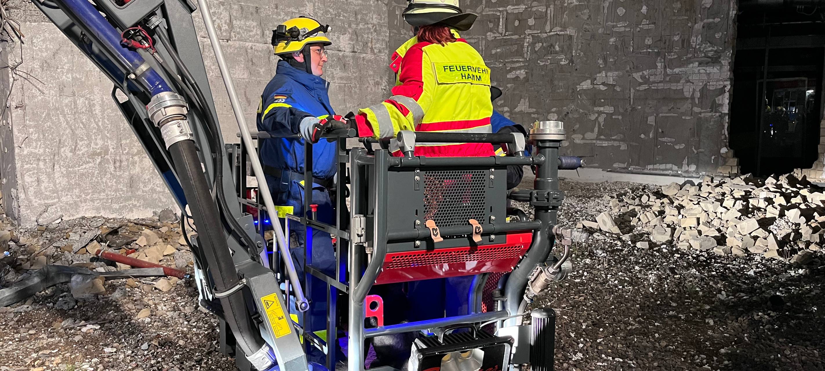 Freiwillige Feuerwehr Hamm übt an der Ritterpassage