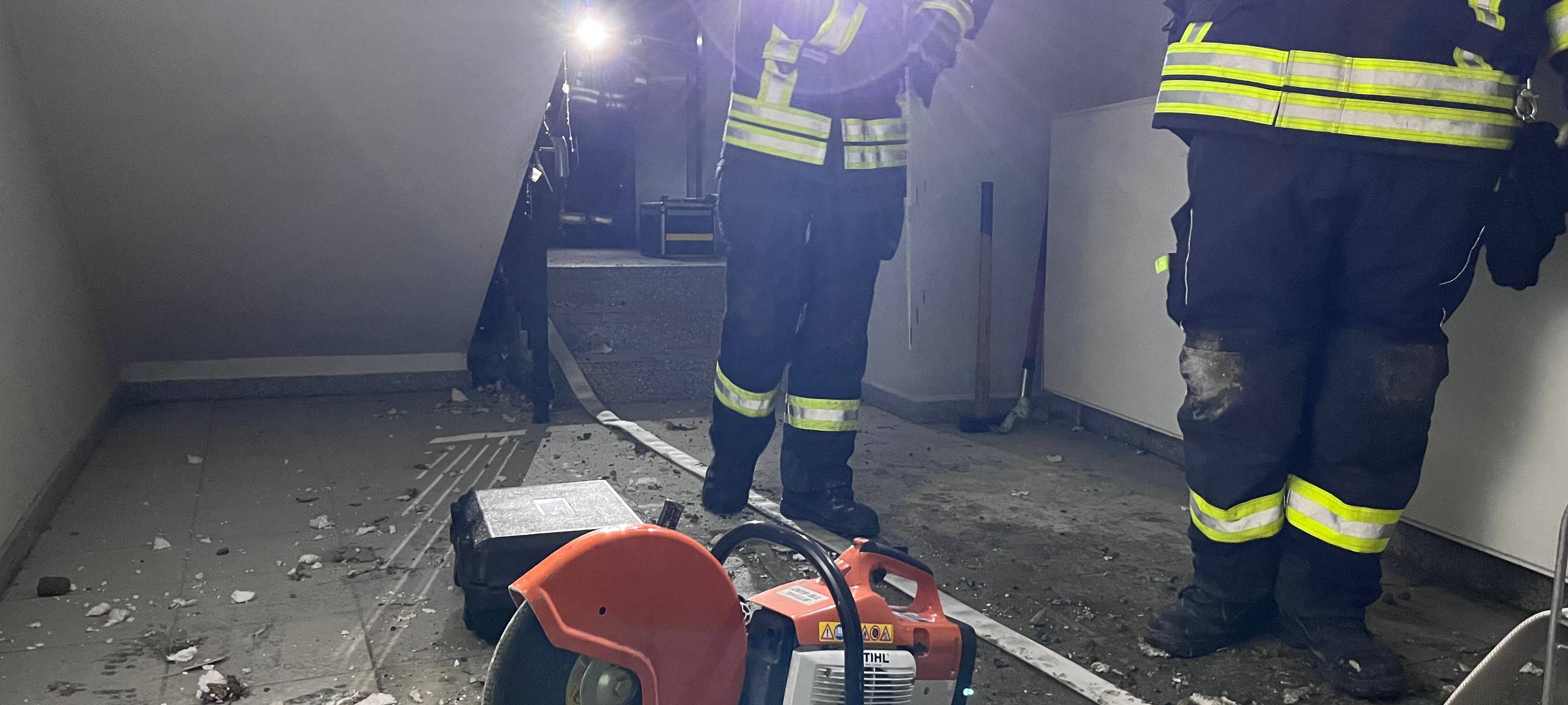 Freiwillige Feuerwehr Hamm übt an der Ritterpassage