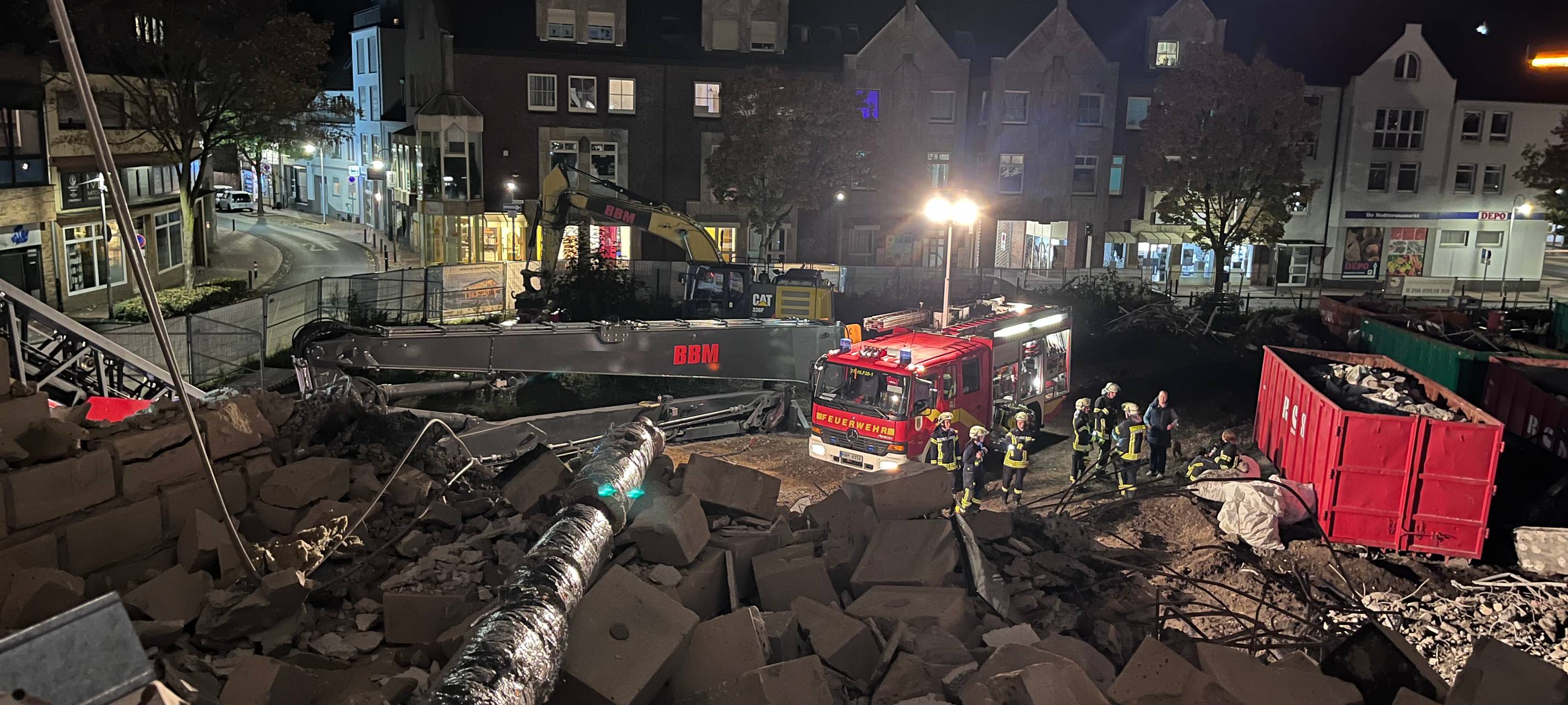 Freiwillige Feuerwehr Hamm übt an der Ritterpassage
