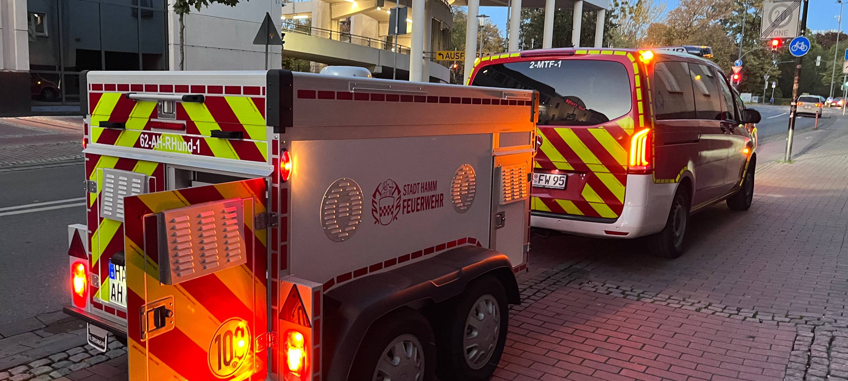 Freiwillige Feuerwehr Hamm übt an der Ritterpassage