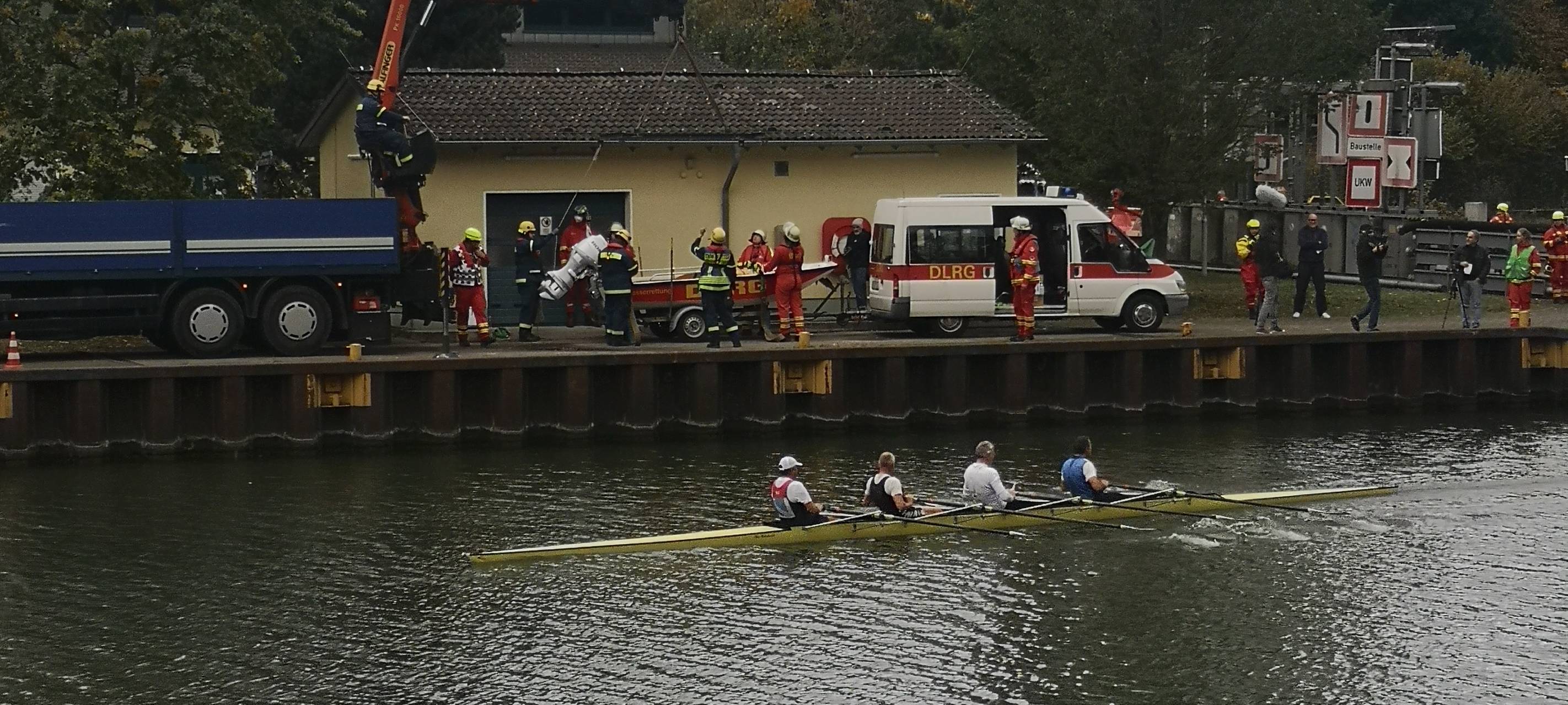 DLRG probt im Datteln-Hamm-Kanal für den Ernstfall