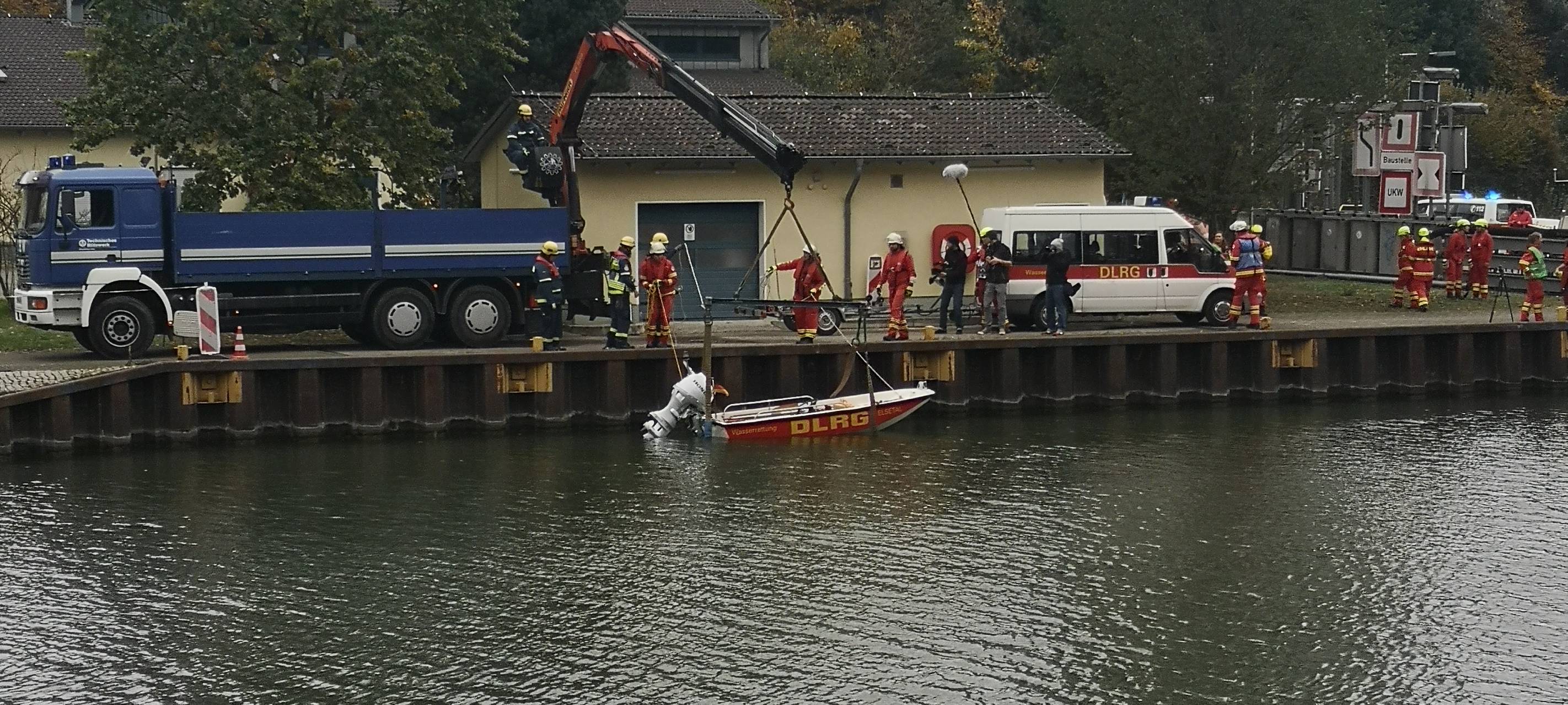 DLRG probt im Datteln-Hamm-Kanal für den Ernstfall