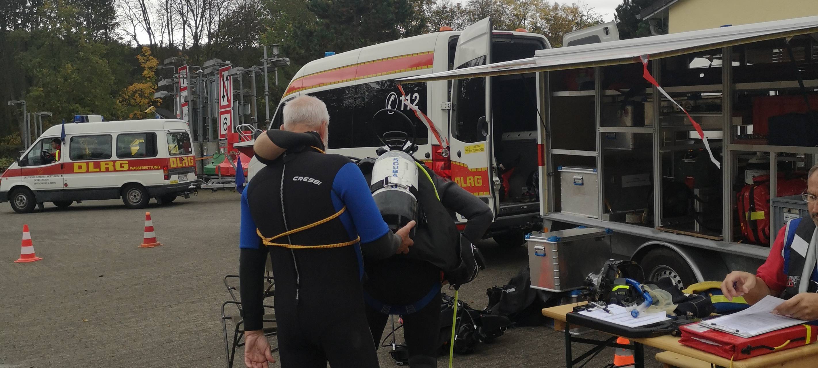 DLRG probt im Datteln-Hamm-Kanal für den Ernstfall
