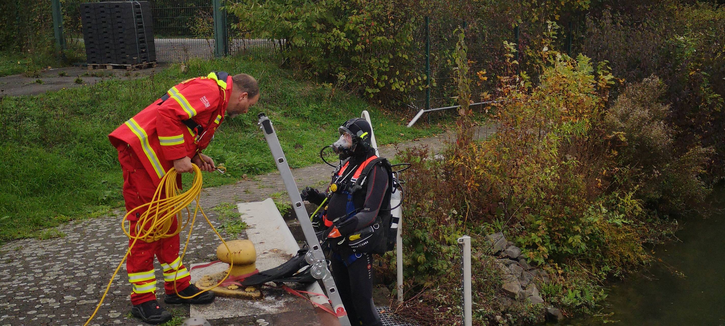 DLRG probt im Datteln-Hamm-Kanal für den Ernstfall