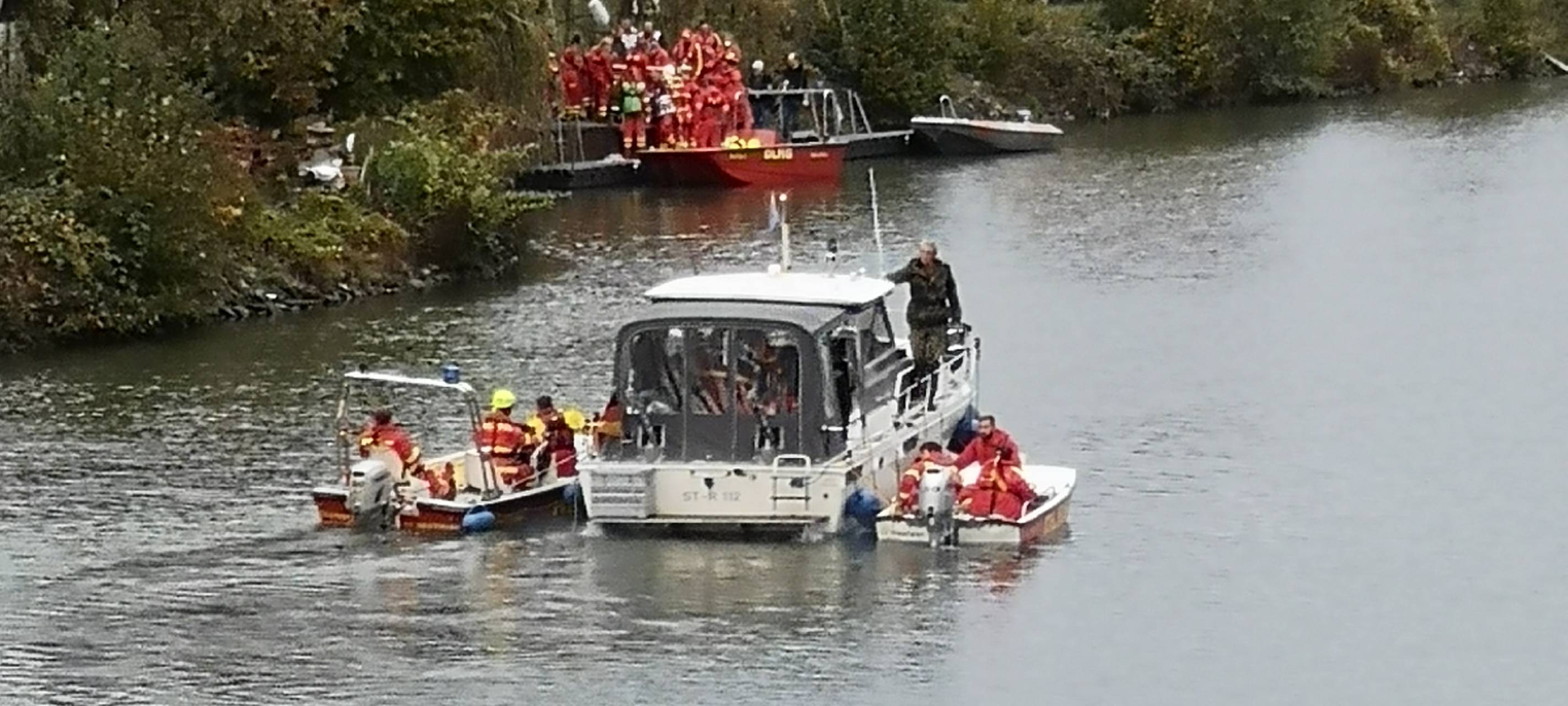 DLRG probt im Datteln-Hamm-Kanal für den Ernstfall