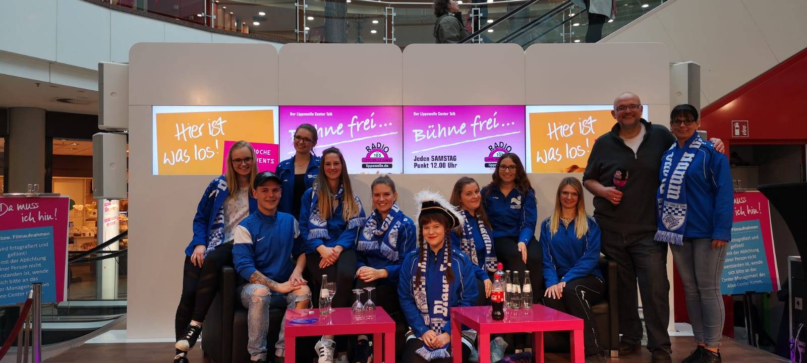 Die Blauen Funken auf der Lippewelle-Bühne im Allee-Center.