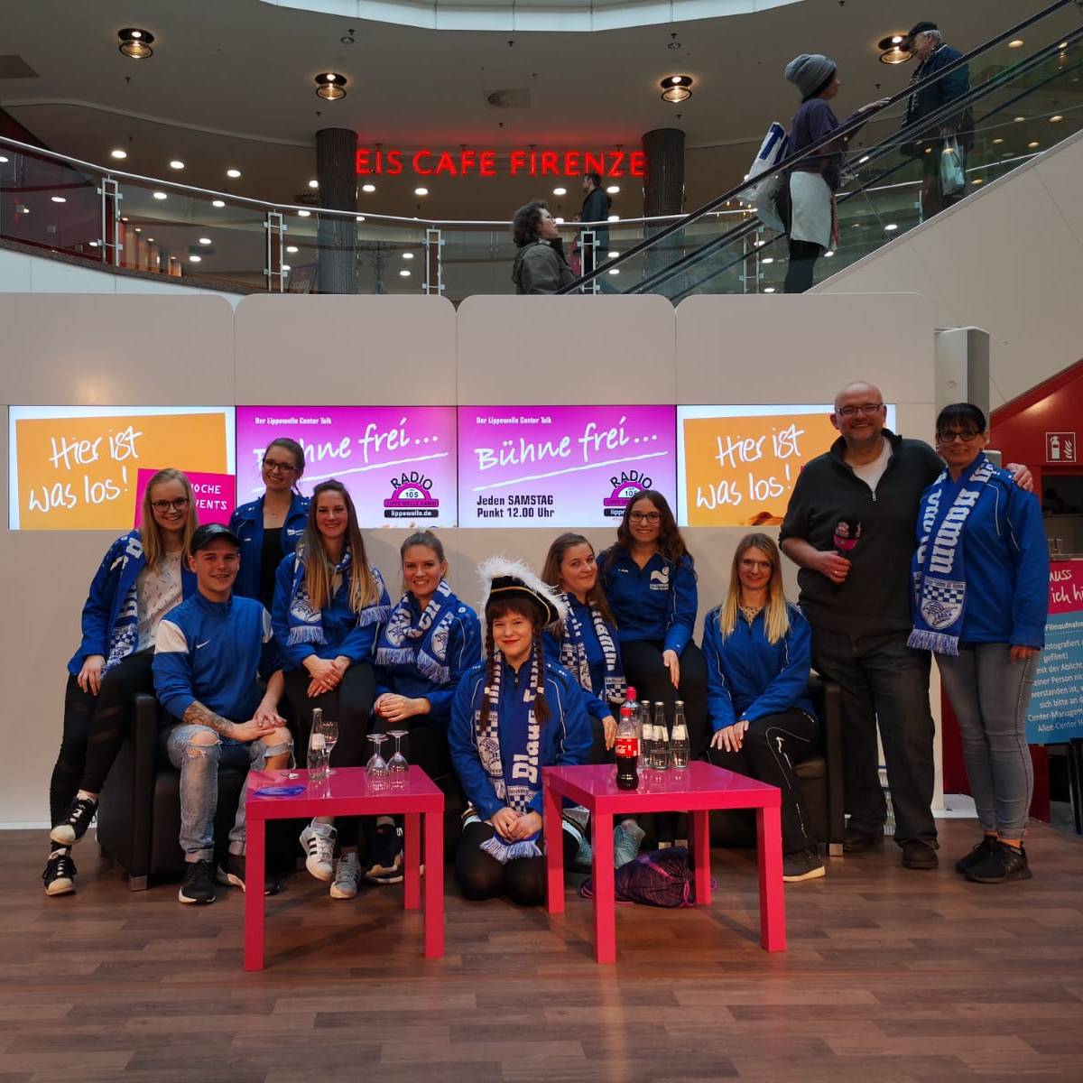 Die Blauen Funken auf der Lippewelle-Bühne im Allee-Center.