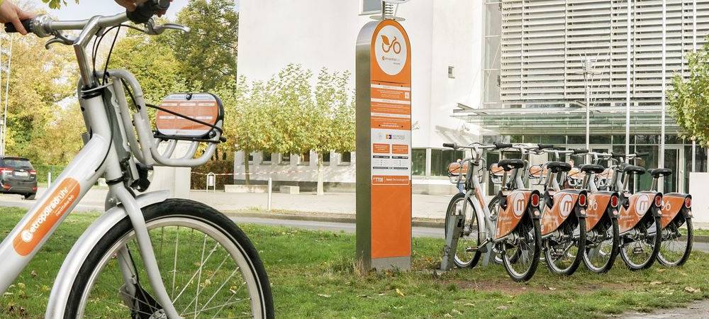 Die Leihfahrräder stehen unter anderem am Oberlandesgericht.