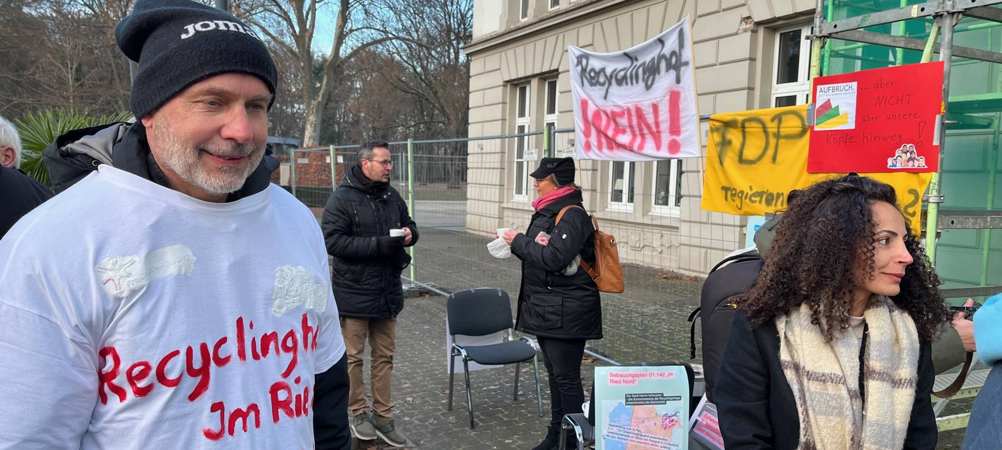 Ein Mitglied der BI gegen den Recyclinghof im Ried.
