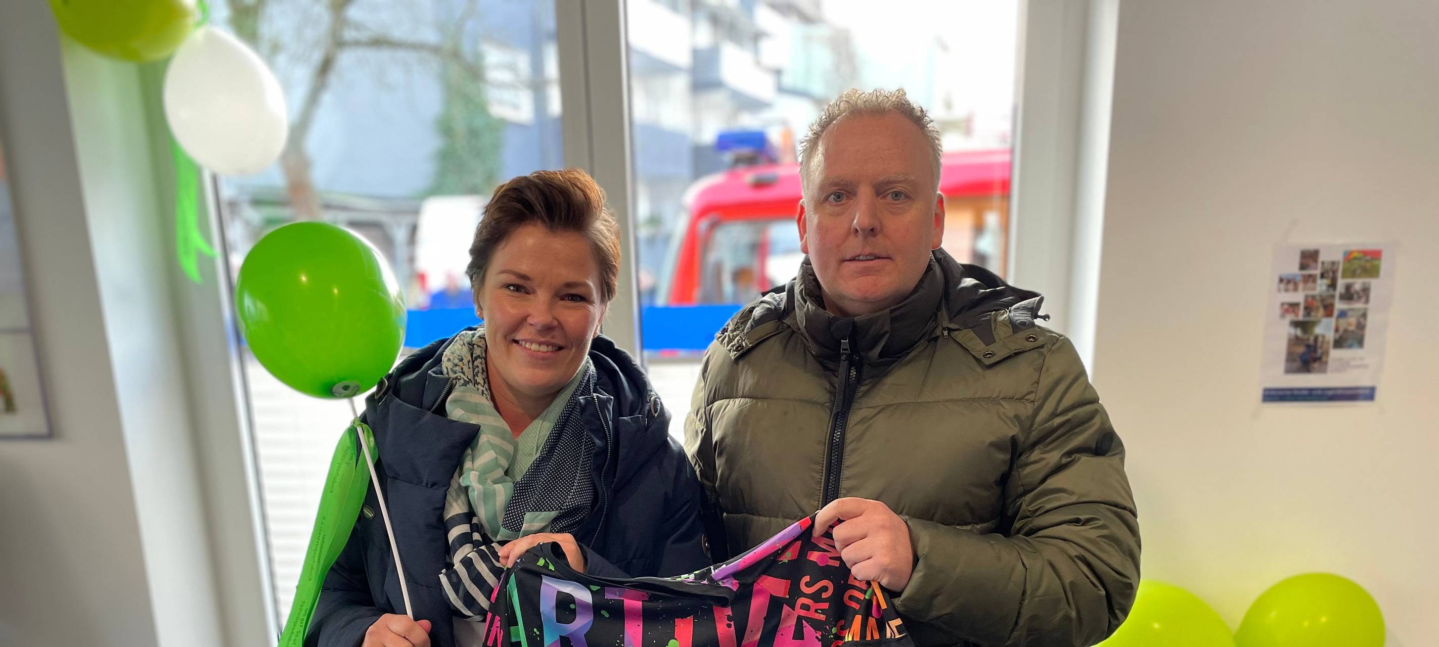 Spendenübergabe beim ambulanten Kinder- und Jugendhospizdienst.