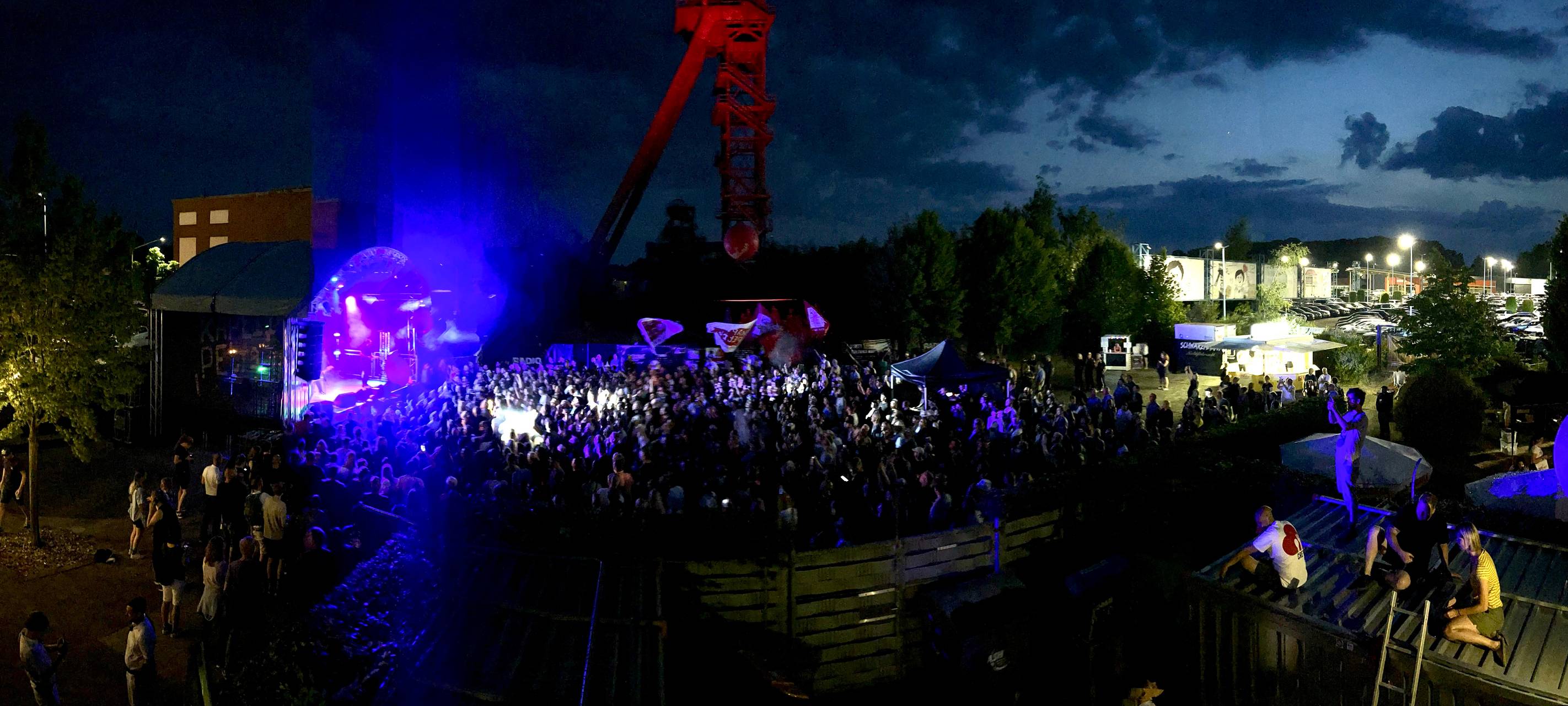 Rund 1.000 Fans beim Kapelle Somma auf Radbod in Hamm