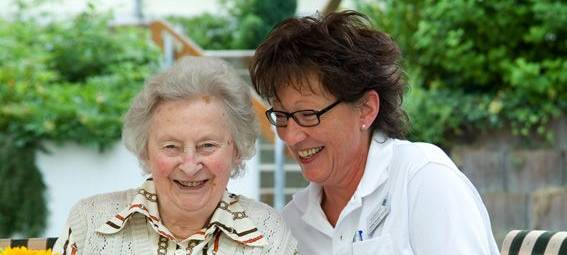 Pflegeschule in Hamm lockt mit attraktiver Ausbildung