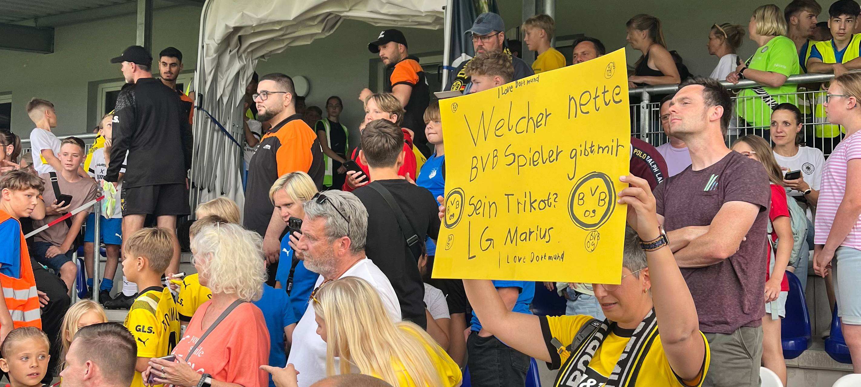 Gute Stimmung bei BVB-Testspiel gegen Westfalia Rhynern in Hamm