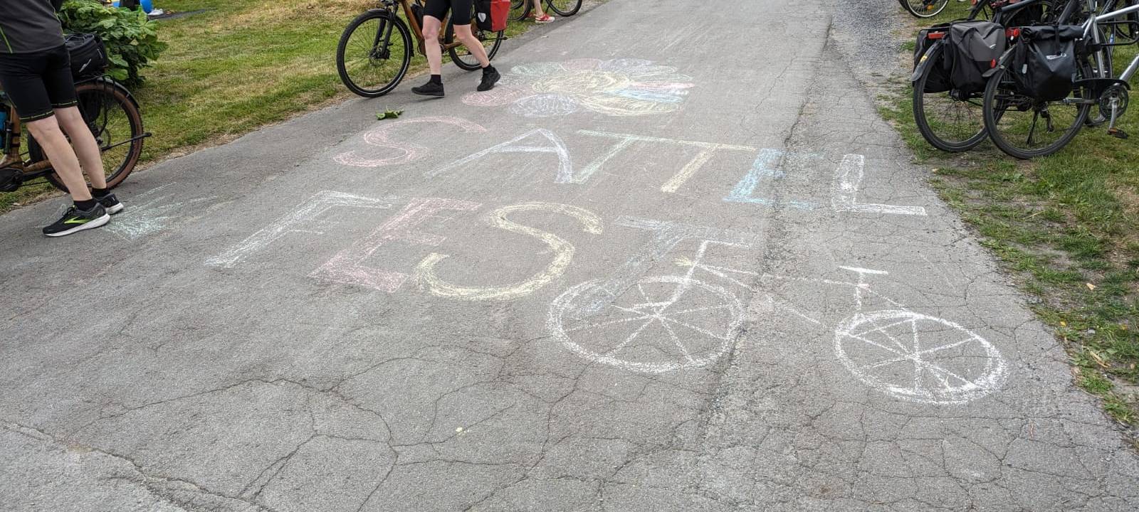 Tausende Radfahrer beim Sattelfest zwischen Hamm und Soest