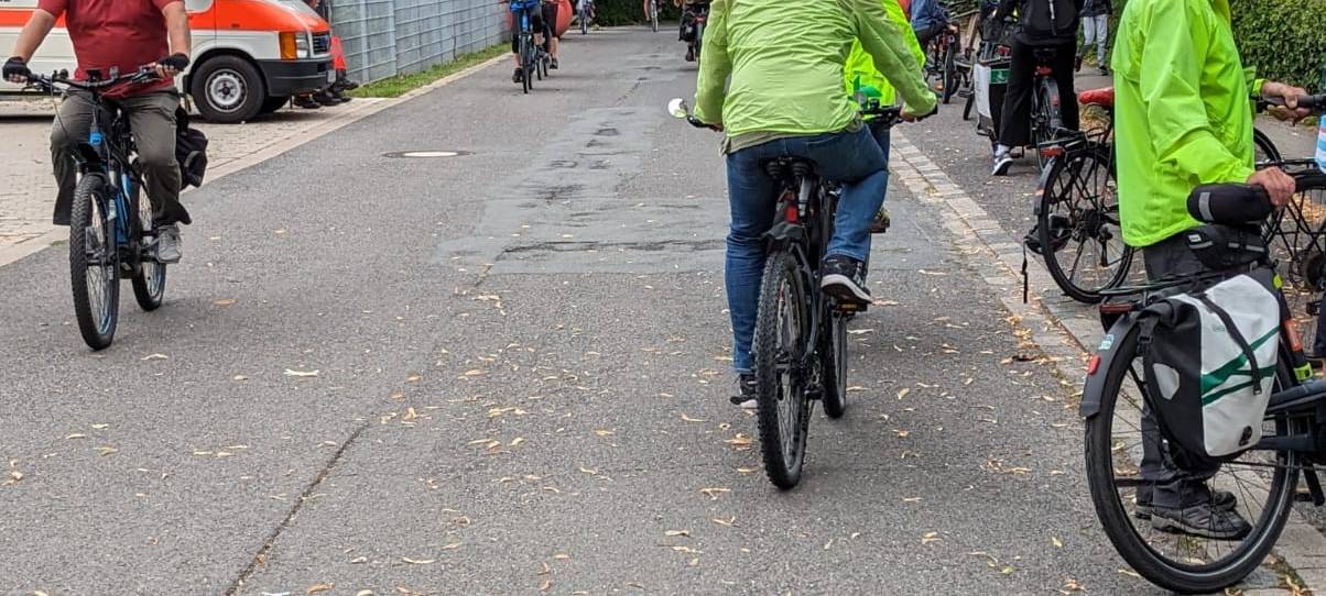 Tausende Radfahrer beim Sattelfest zwischen Hamm und Soest