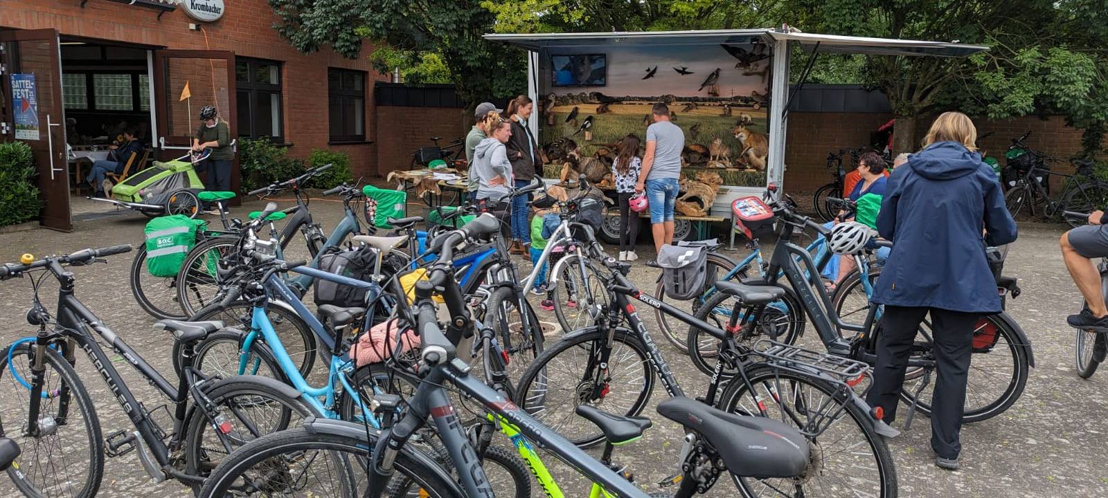 Tausende Radfahrer beim Sattelfest zwischen Hamm und Soest