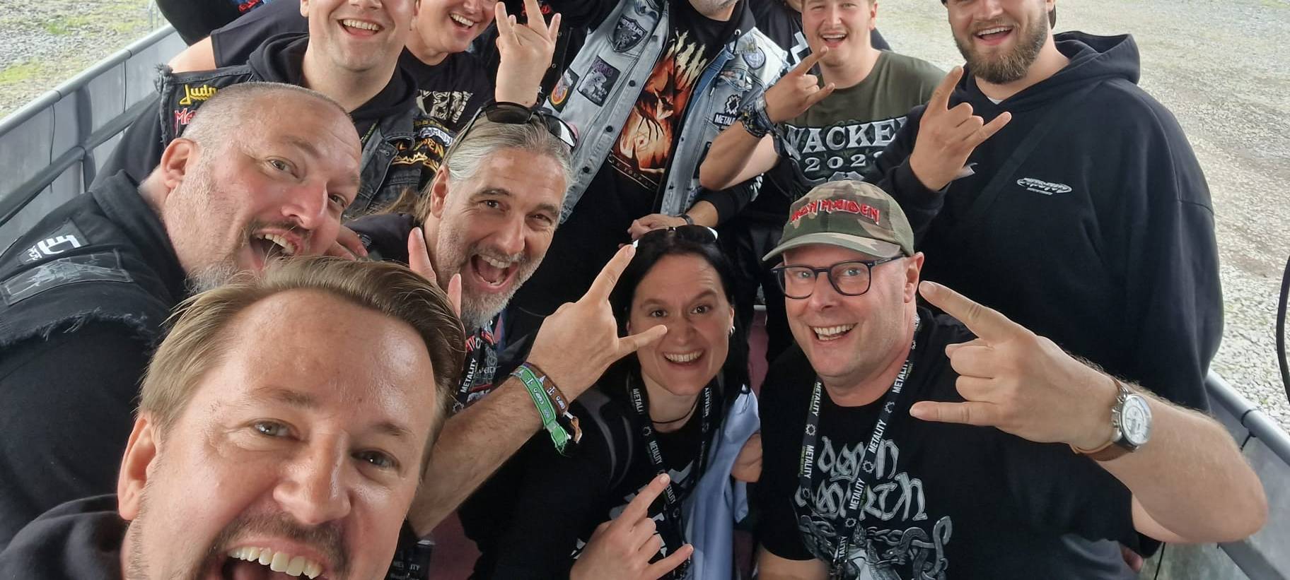 Metal-Fanclub aus Hamm feiert trotz Regen auf dem Wacken Open Air