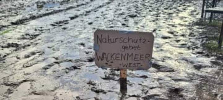 Metal-Fanclub aus Hamm feiert trotz Regen auf dem Wacken Open Air