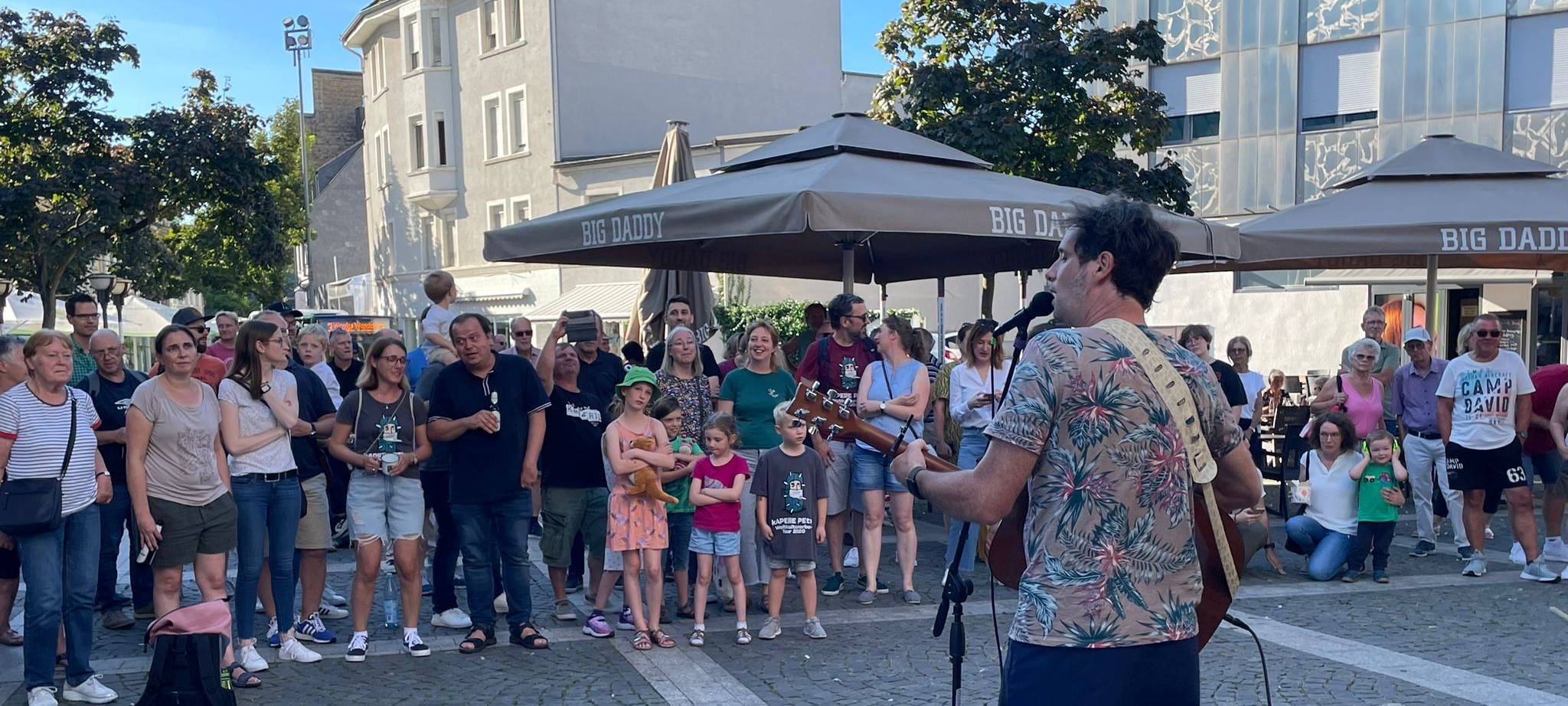 Kapelle Petra rockt Lutherplatz in Hamm-Mitte