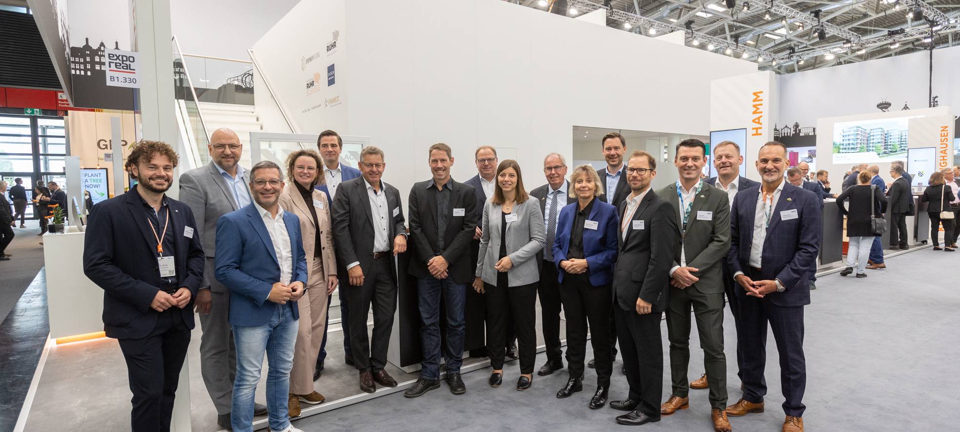 Ein Gruppenfoto der Hammer Delegation auf der Expo Real in München.