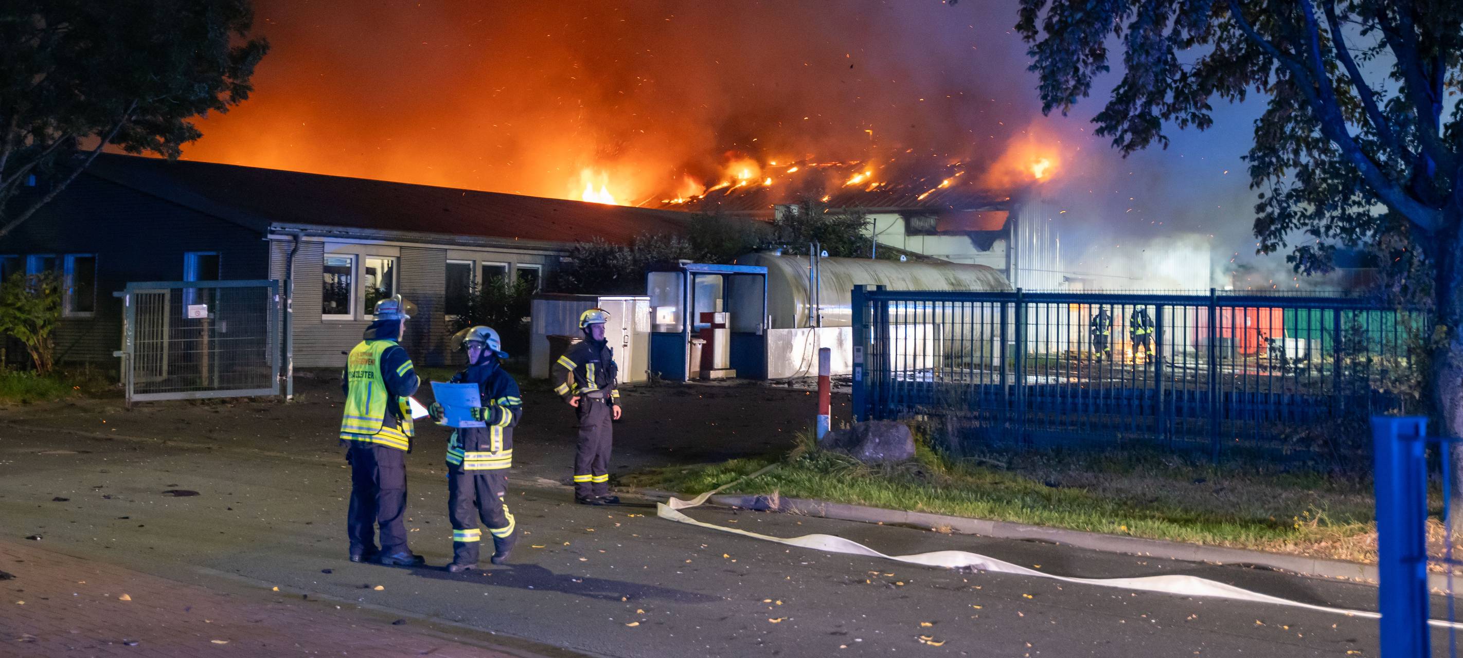 Nach Großbrand: Produktionshalle in Hamm-Mitte zerstört