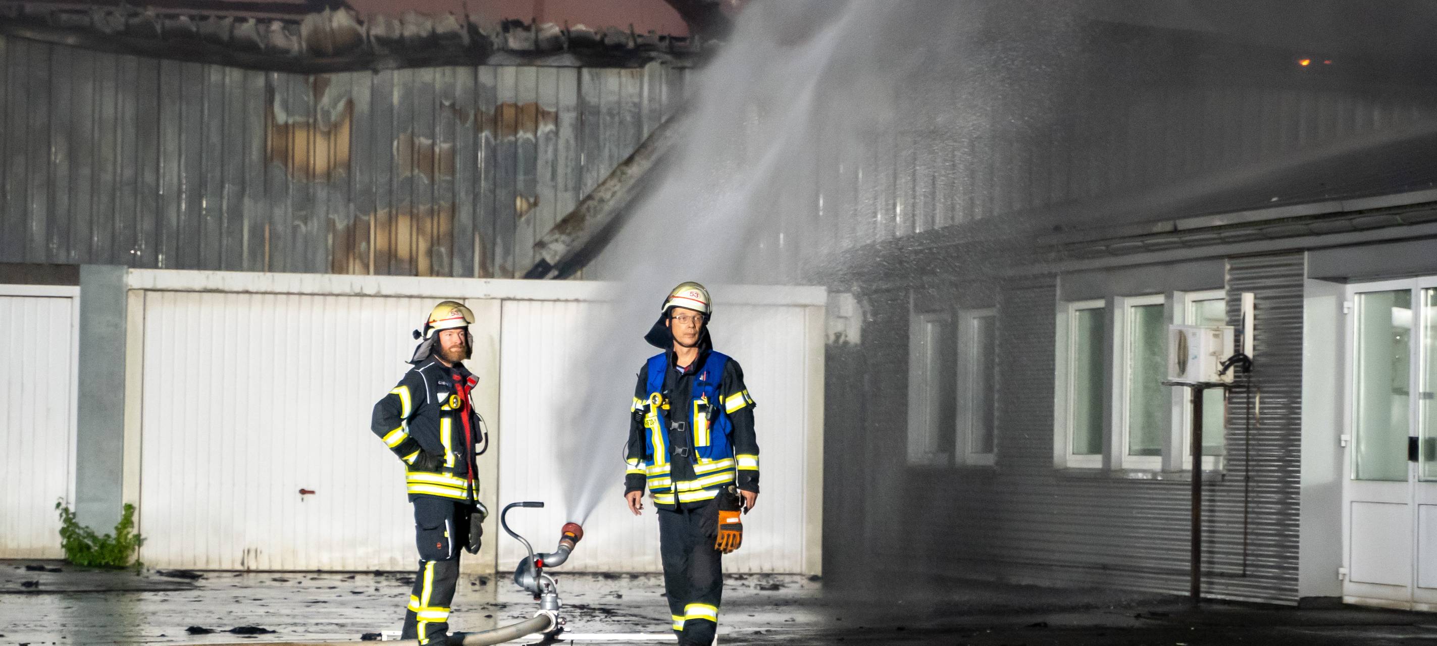 Nach Großbrand: Produktionshalle in Hamm-Mitte zerstört